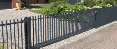 Metal Fence Construction in Des Moines, IA